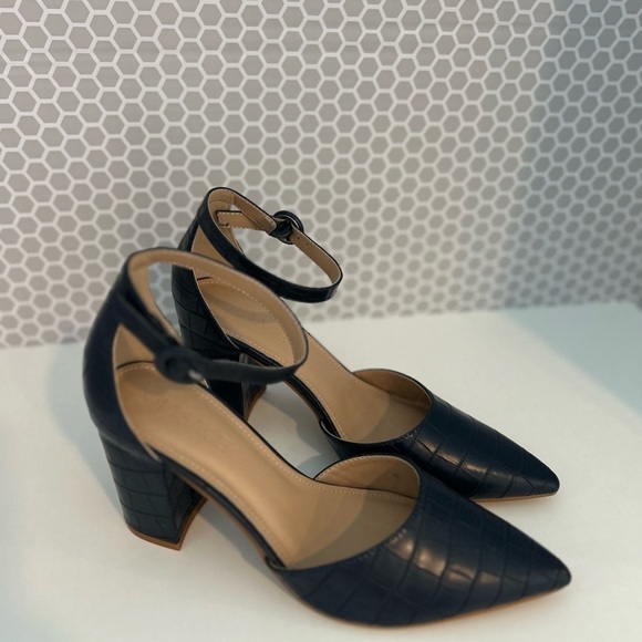Fisace Shoes - Fisace Women’s Blue Block Heels

Size 7 1/2